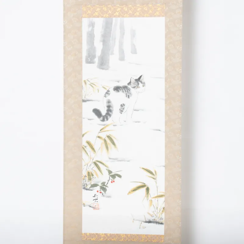 The Glancing-Back Cat Kakejiku Hanging Scroll