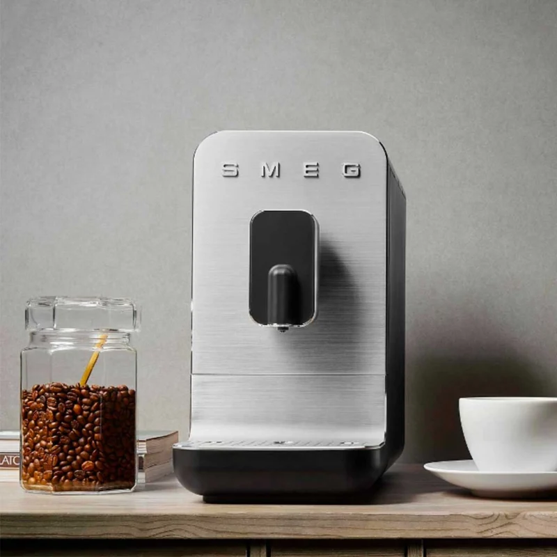 Cafetera Superautomática de la marca Smeg